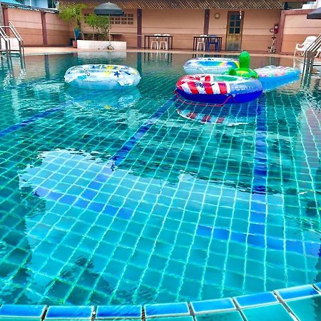 Hotel Pattaya Beach Екстер'єр фото
